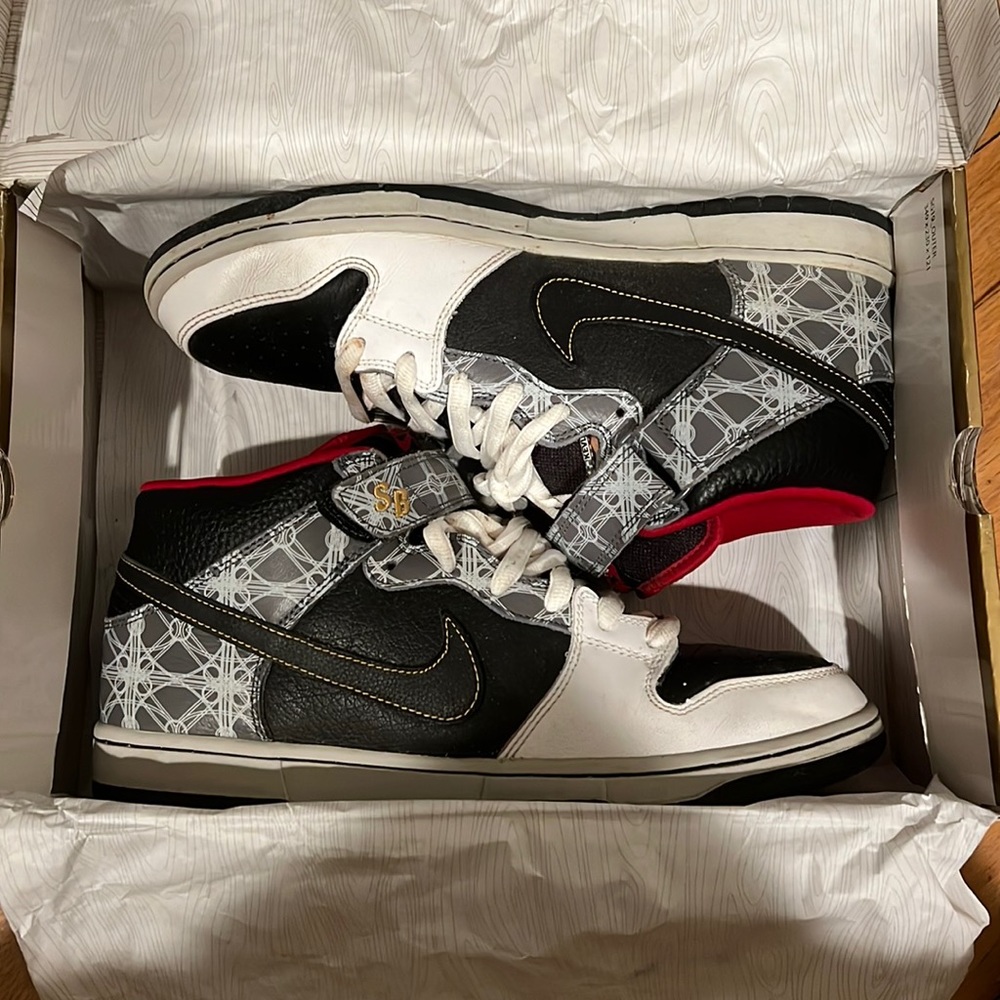 Nike dunk mid premium sb “Beijing” size 11 - great condition